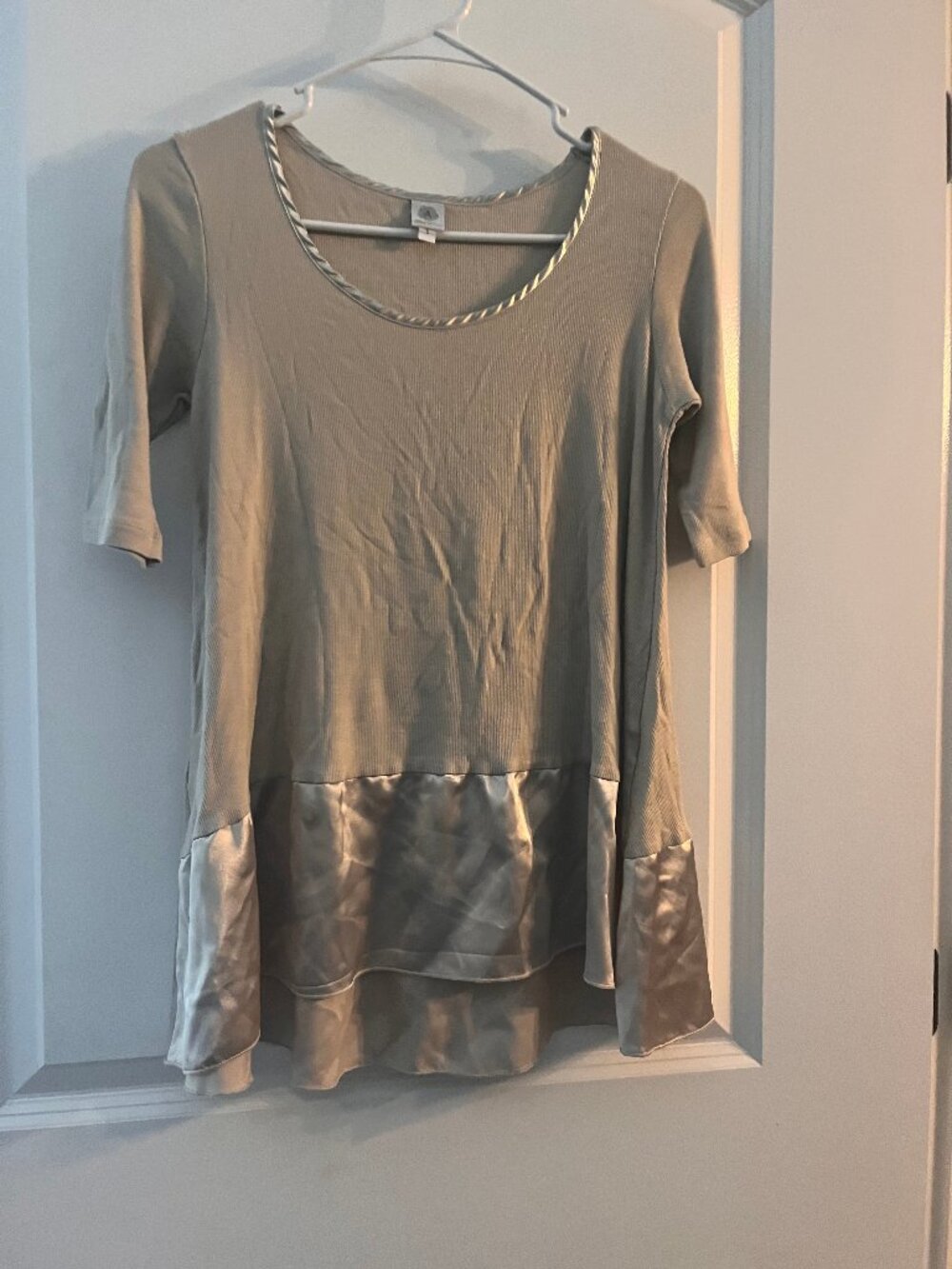 Allegria Wear Beige Ribbed/Silk Blouse Size S